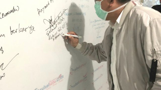 Plt Kadisdik Sulsel Basri silaturahmi ke Kantor Sulselsatu.com. (Sulselsatu/Adit)