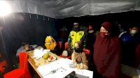 Tangani Covid-19, Hasnah Syam Pantau dan Bagikan Logistik