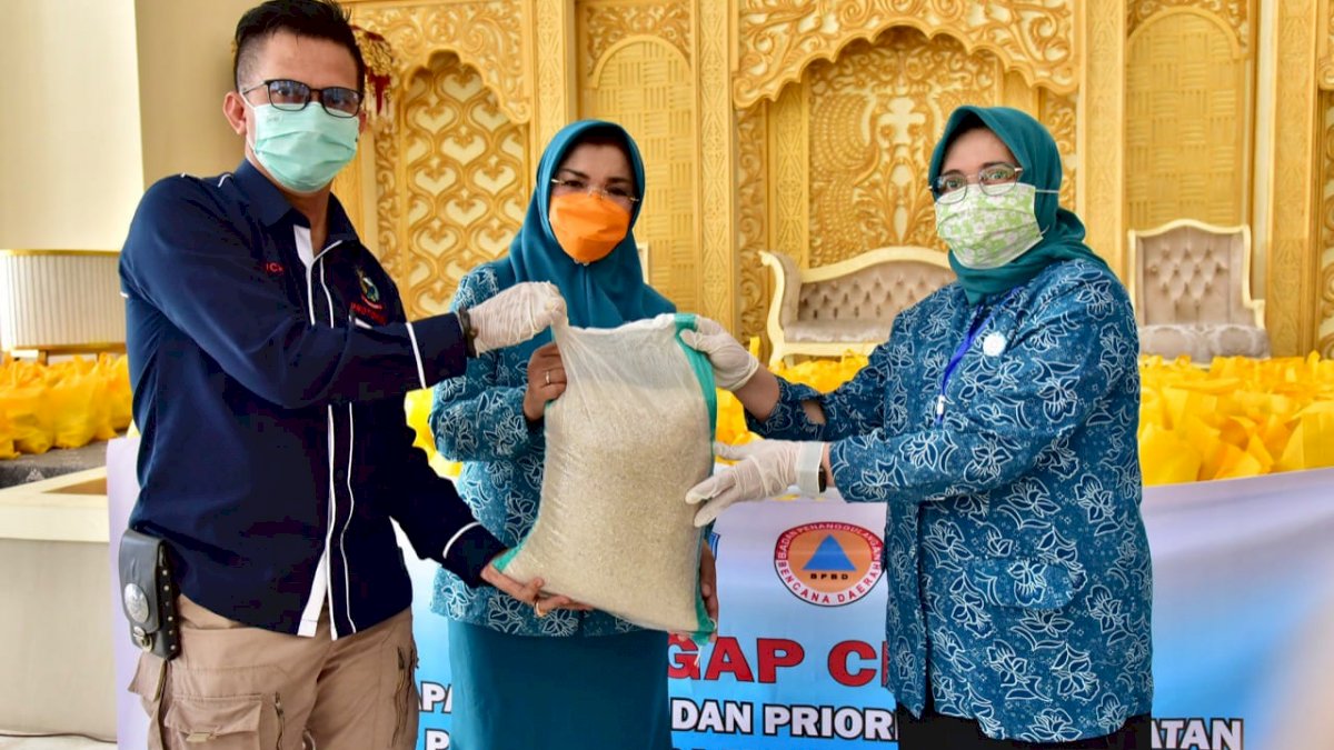 PKK Sulsel Salurkan 7.500 Paket Sembako untuk Keluarga Prasejahtera di Makassar
