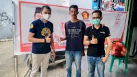 Dua Politisi Gerindra Bagi-bagi Masker dan Hand Sanitizer