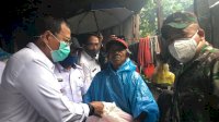 Iqbal Mulai Bagikan Sembako ke Warga Terdampak Covid-19