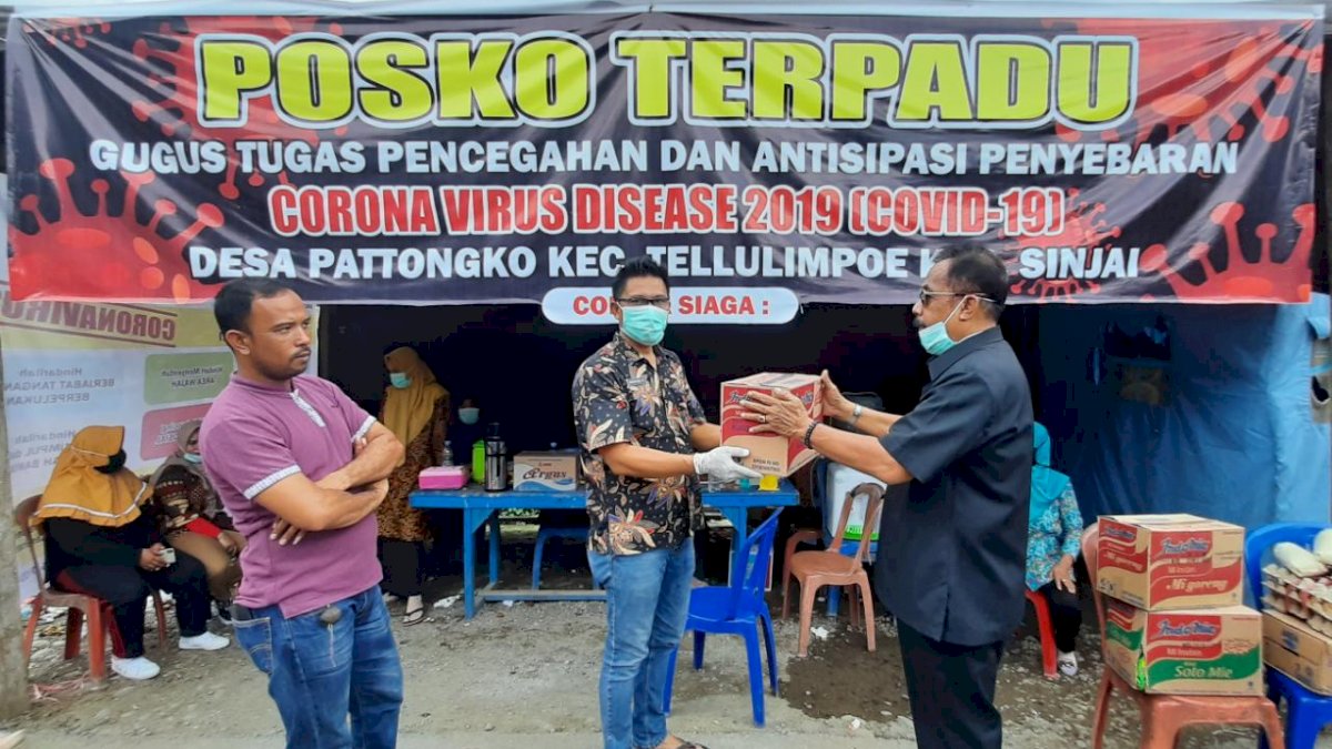 Ketua DPRD Sinjai Serahkan Bantuan Logistik di Perbatasan Sinjai-Bulukumba