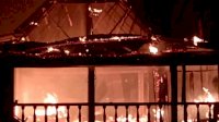Si Jago Merah Lahap Rumah Panggung di Sinjai Selatan