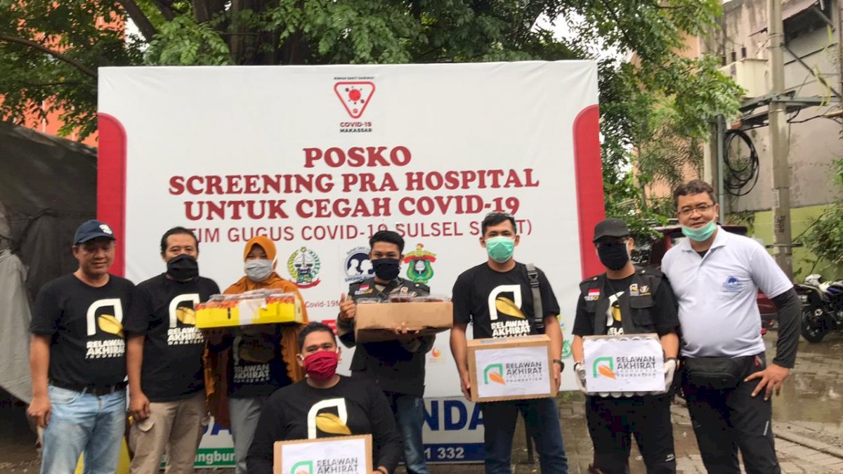 RAI Makassar Serahkan Bantuan ke RS Darurat Covid-19