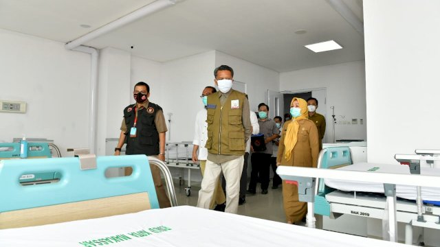 Gubernur Sulsel Nurdin Abdullah berkunjung ke RSUD Sayang Rakyat. (ist)