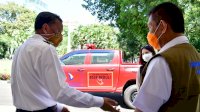 Tangani Covid-19, Bank Sulselbar Serahkan Bantuan Mobil ke BPBD