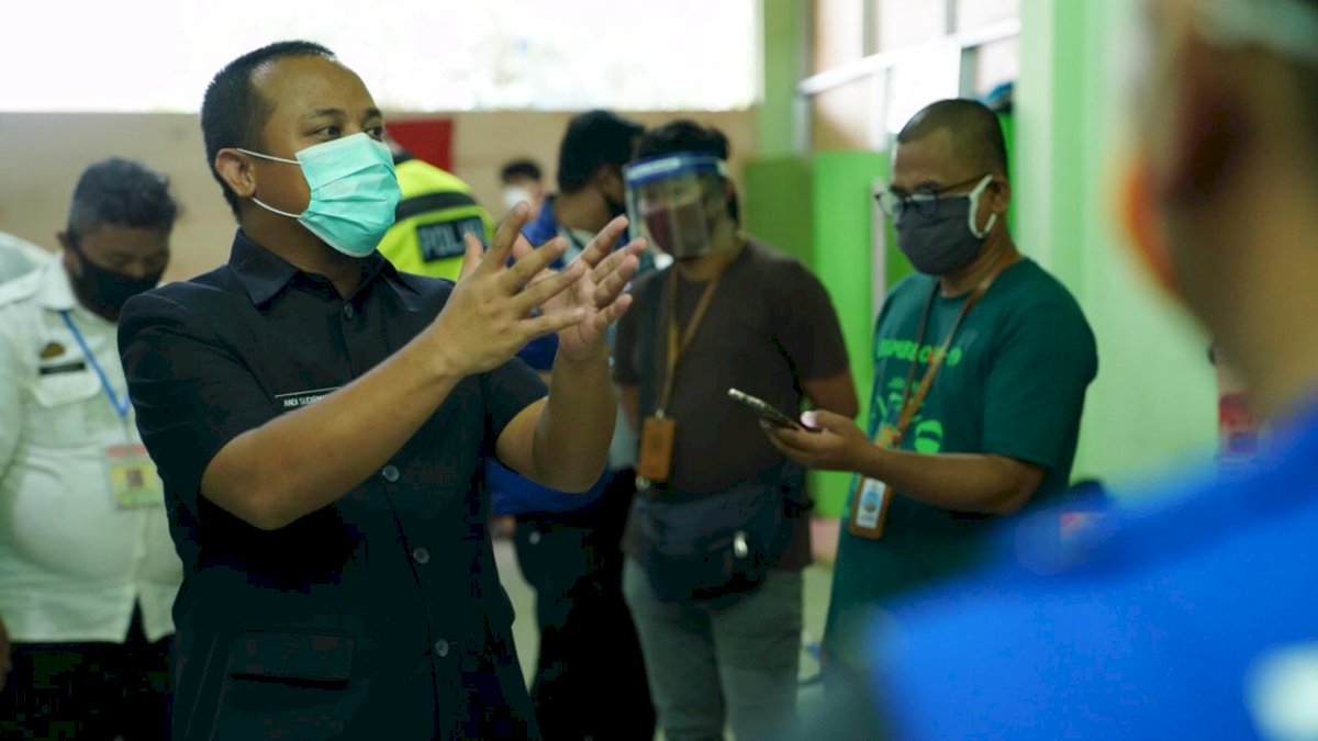 Wagub Sulsel Kunjungi Posko Logistik Dinsos, Pastikan Ketersediaan Sembako