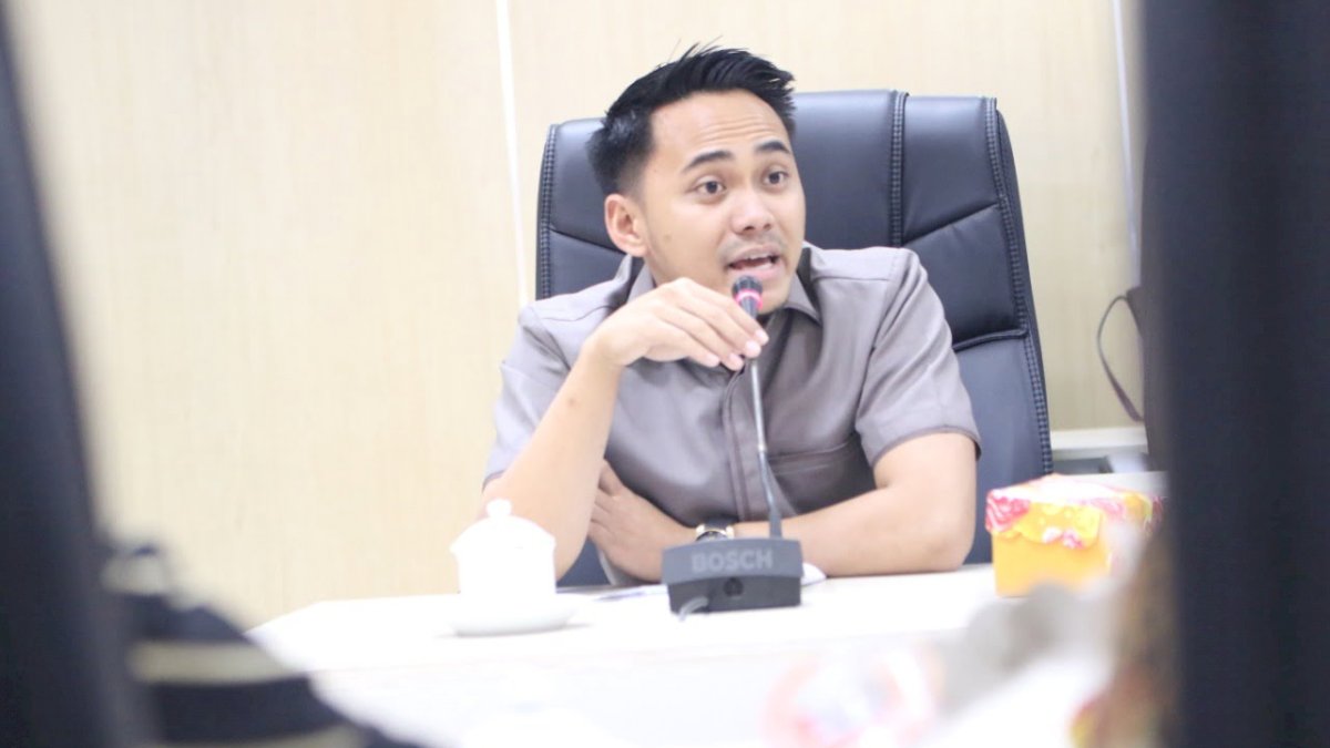 Al Hidayat, Legislator Muda Makassar Berdayakan Emak-emak Buat Masker