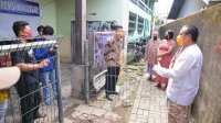 Andi Sudirman Keliling Asrama Mahasiswa Bagi Paket Sembako