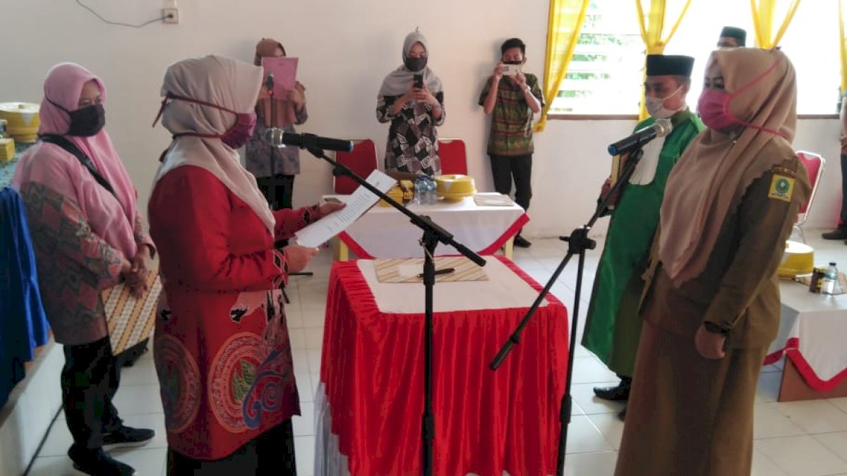 Wabup Kartini Lantik Kades Pasimarannu Sinjai Timur