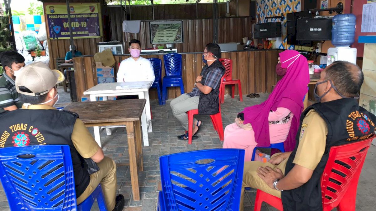 APT Berkunjung ke Kecamatan Tamalate, Serahkan Bantuan Sembako