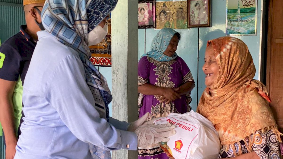 10 Ribu Paket Sembako Andi Nirawati Disalurkan ke Warga Pangkep