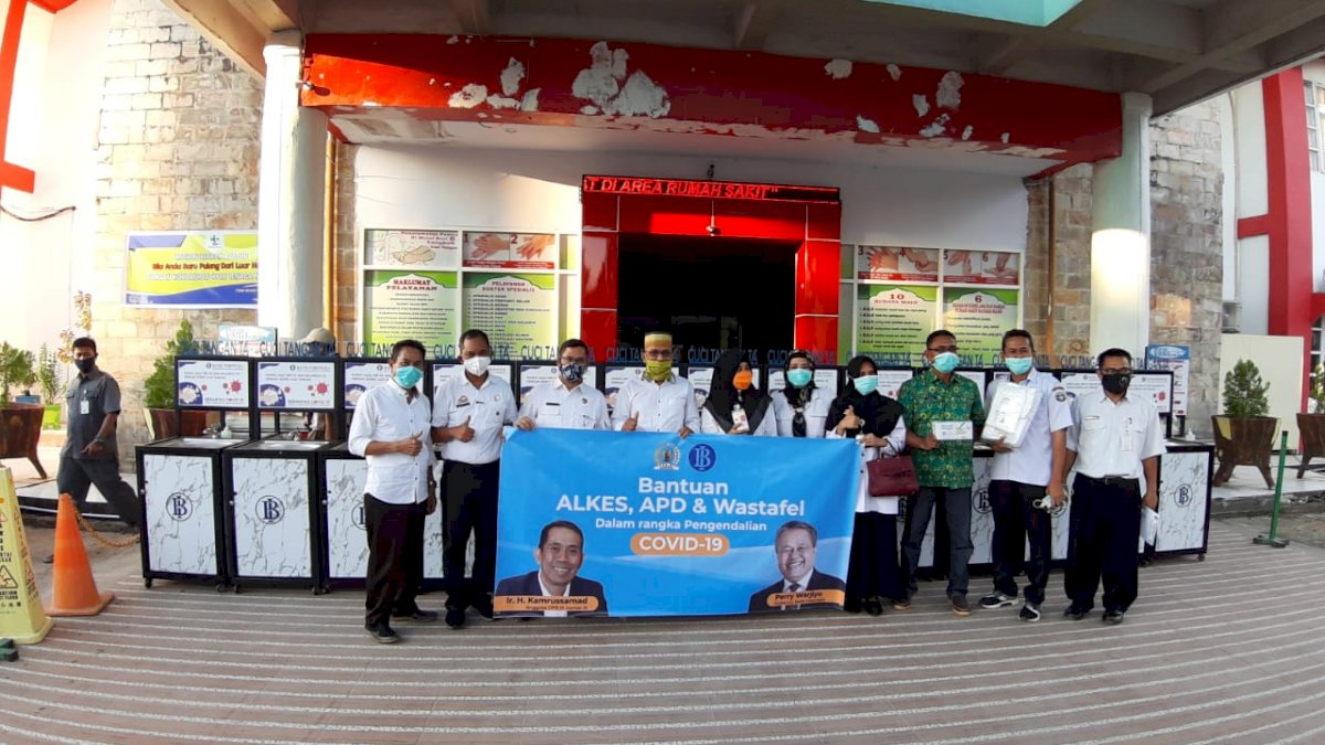 RSUD dan Puskesmas Pangkep Dapat Bantuan Dari BI Bersama Kamrussamad