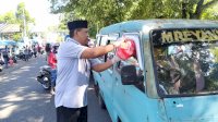 Bukan Masker, Tajerimin-Hafid Bagi-bagi Sembako di Tengah Pandemi Corona