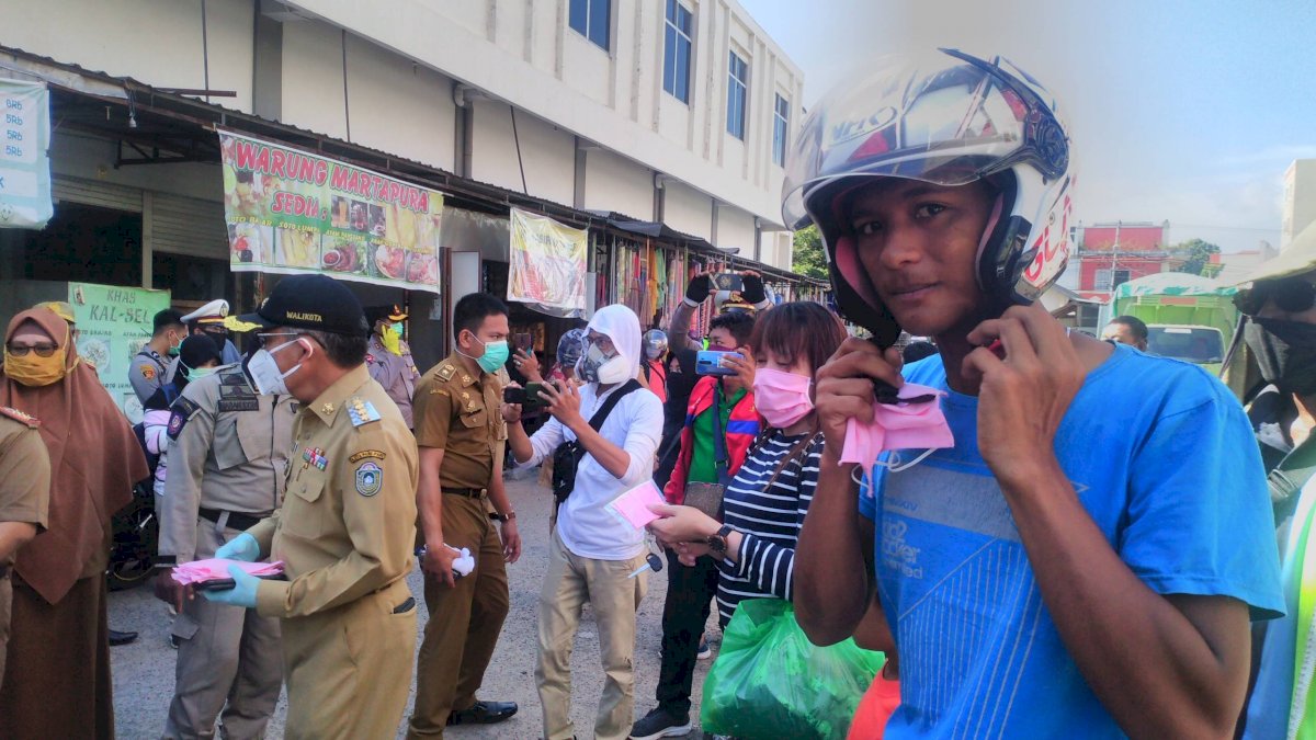 Pemkot Parepare Bagikan 1.000 Masker per Hari