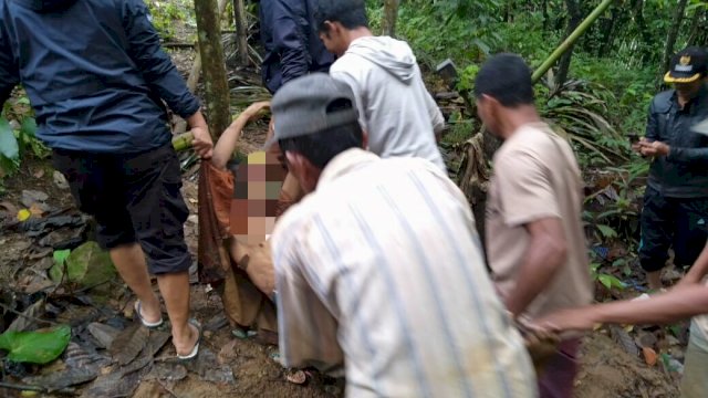 Evakuasi korban penganiayaan di Sinjai Selatan. (ist) 