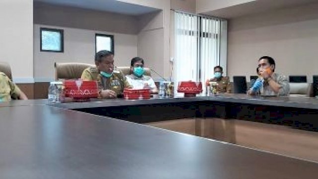 Fahsar Padjalangi gratiskan pajak daerah dan retribusi akibat dampak ekonomi virus corona. (ist) 