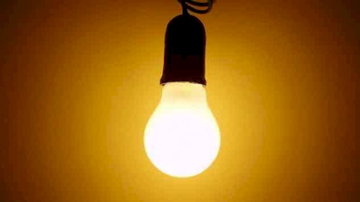 Ini Kriteria Masyarakat yang Bisa Dapat Listrik Cuma-cuma dari Jokowi