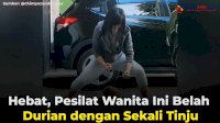 VIDEO: Hebat, Pesilat Wanita Ini Belah Durian dengan Sekali Tinju
