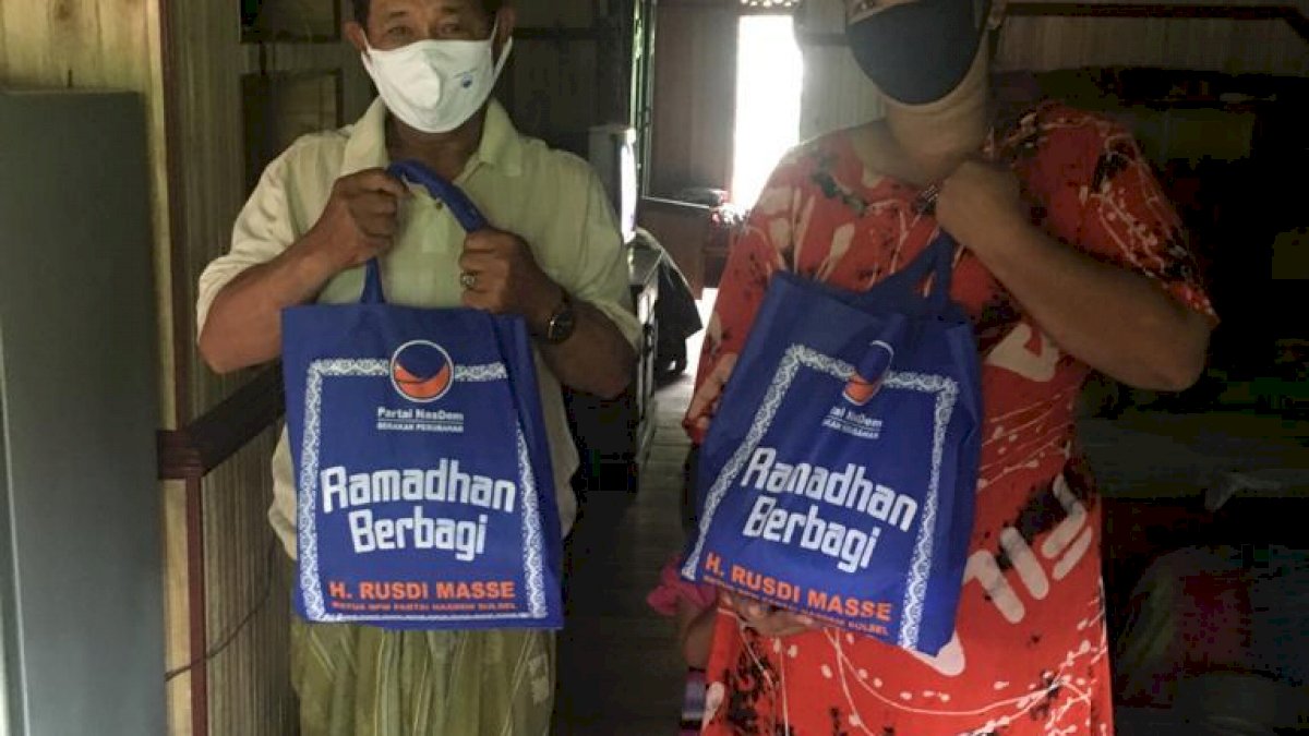 Sebar Ribuan Paket Sembako, RMS: Semoga Bermanfaat