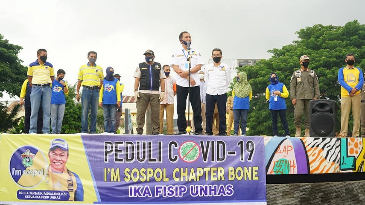 IKA Fisip Unhas Chapter Bone Bagi-bagi Sembako