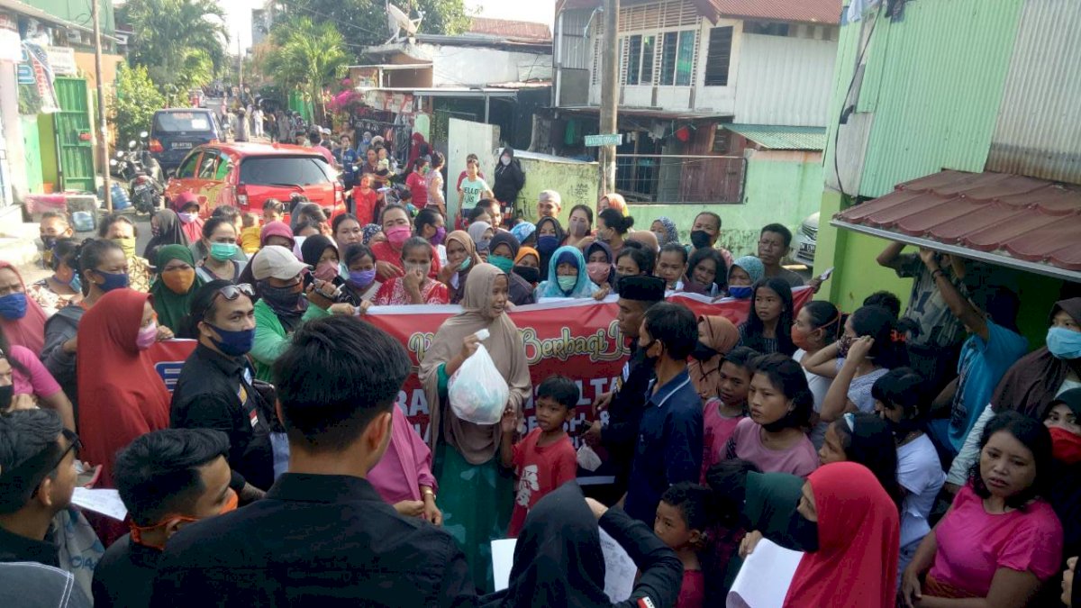 Akibat Pandemi Covid-19, Penyaluran Zakat Fitrah di Makassar Dilakukan Door to Door