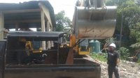 Di Tengah Pandemi Corona, Satgas Dinas PU Tetap Sigap Perbaikan Ekskavator DLH