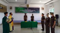 Kejati Sulsel Lantik Dua ASN Kejari Barru Secara Virtual