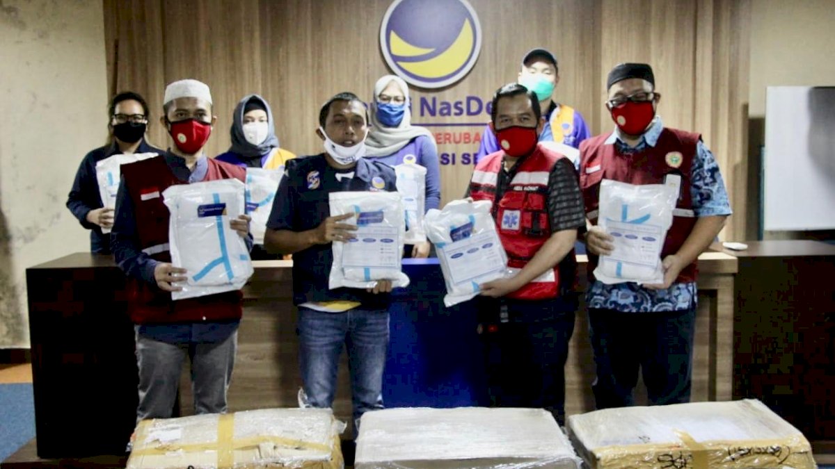 NasDem Sulsel Salurkan Bantuan APD ke IDI, PPNI dan PDGI