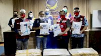 NasDem Sulsel Salurkan Bantuan APD ke IDI, PPNI dan PDGI