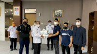 Komunitas Anak Baik-Baik Serahkan APD di Sidrap dan Pirang
