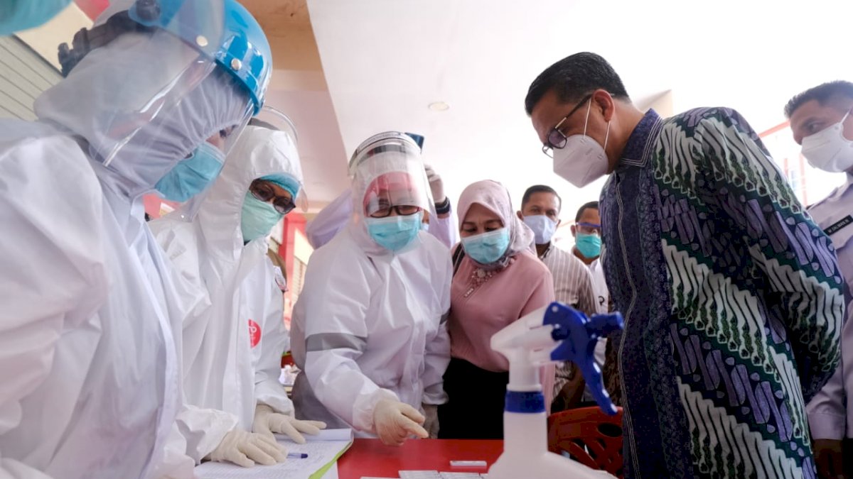 NA Pantau Rapid Test Massal Pemkot di Pasar Sentral