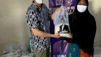 Muhammad Kembali Salurkan Bantuan Paket Sembaki ke Warga Bone