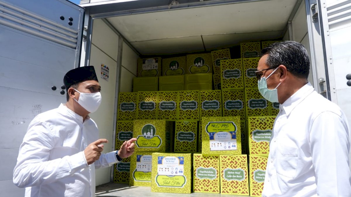 Nurdin Abdullah Terima Sumbangan Sembako dari Inkindo Sulsel
