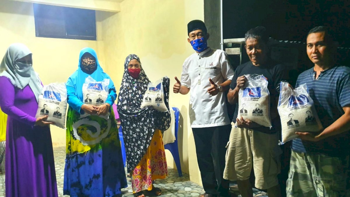 Legislator Demokrat Berbagi 500 Paket Sembako