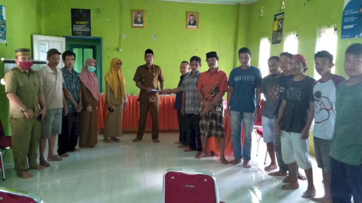 Masyarakat Mattirowalie Tuntut Ketua BPD Turun dari Jabatannya