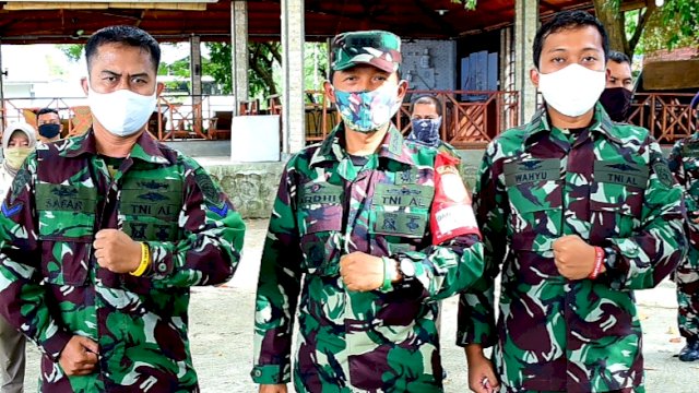 Personel Lantamal VI menggunakan gelang warna-warni. (Foto/Ist)
