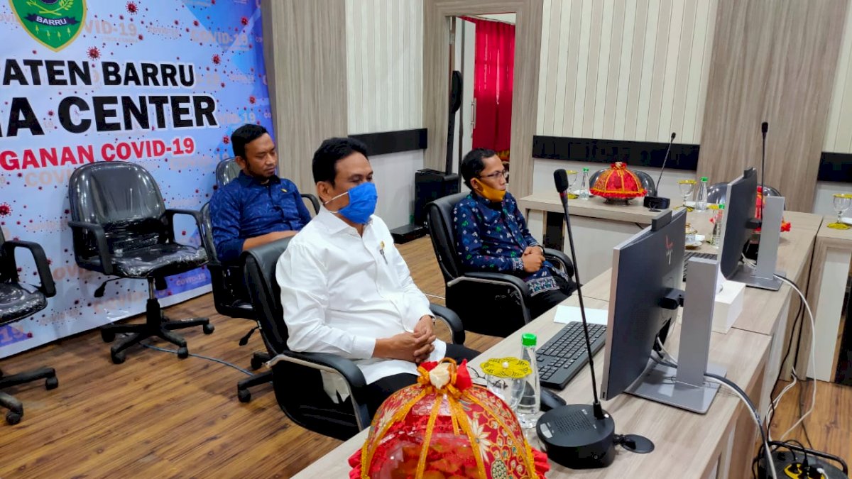 Penanganan Covid-19, Bupati Barru dan Wabup Bergantian Ikuti Rakor