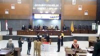 Rapat Paripurna, Ketua DPRD Serahkan Kembali LKPJ 2019 ke Bupati Sinjai