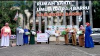 Masjid Kurir Langit Bantu 50 APD Tenaga Medis RSUD Barru