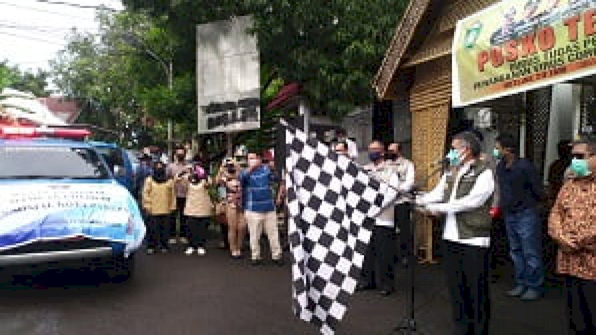 Taufan Lepas Penyaluran Sembako untuk 700 KK di Parepare