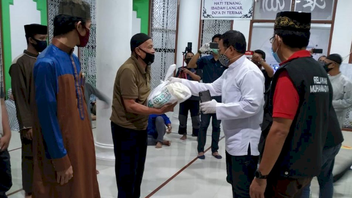 MCCC Makassar Sebar 2.500 Paket Sembako Bagi Warga Terdampak Covid-19