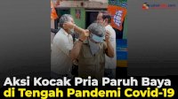 VIDEO: Aksi Kocak Pria Paruh Baya di Tengah Pandemi Covid-19
