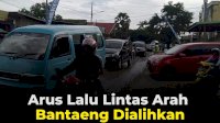 VIDEO: Pengunjung Pasar Karisa Membludak, Arus Lalu Lintas Arah Bantaeng Dialihkan