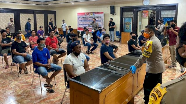 31 warga diamankan pada kasus pengambilan paksa jenazah dan pasien Covid-19 di Makassar. (ist)