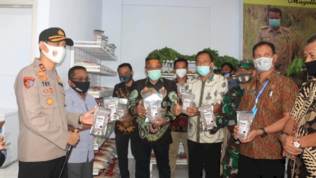 Peresmian TTIC Dinas Ketahanan Pangan Bone. (ist)