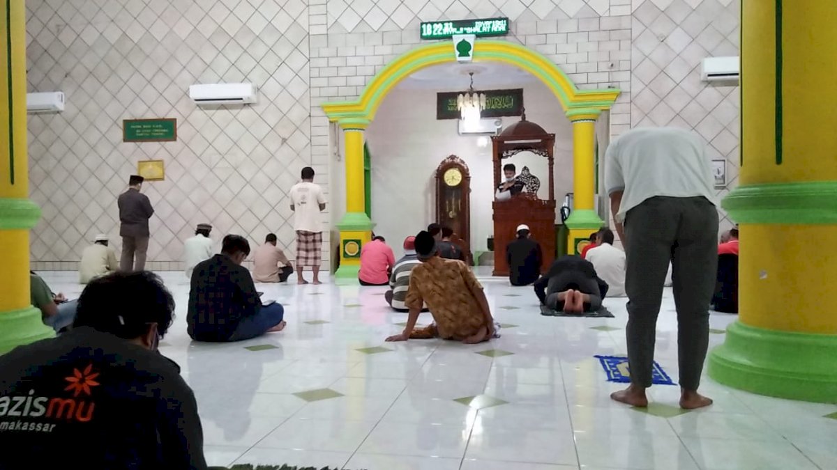 MCCC Makassar Ajak Jemaah Masjid Disiplin Terapkan Protokol Kesehatan