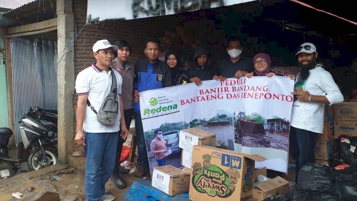 YRI Salurkan Bantuan ke Korban Banjir di Jeneponto dan Bantaeng