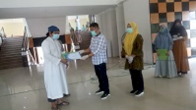 Pasien Covid-19 asal Kabupaten Sinjai dipulangkan. (ist)