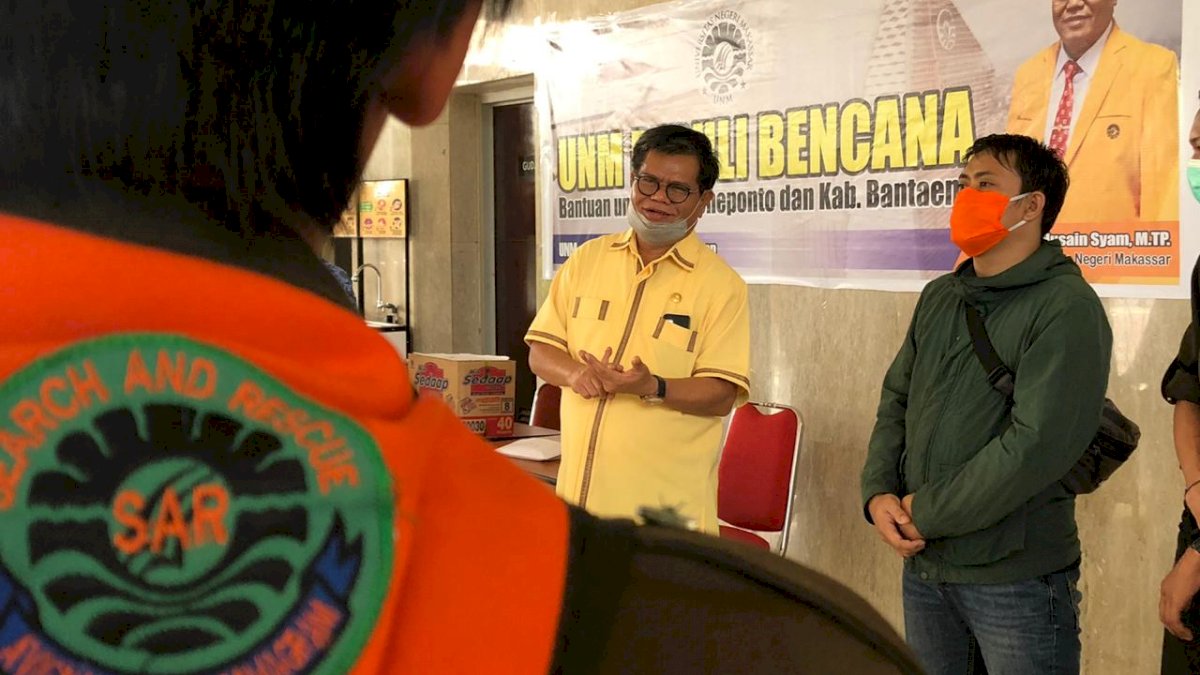 UNM Salurkan Bantuan untuk Korban Bencana Jeneponto dan Bantaeng